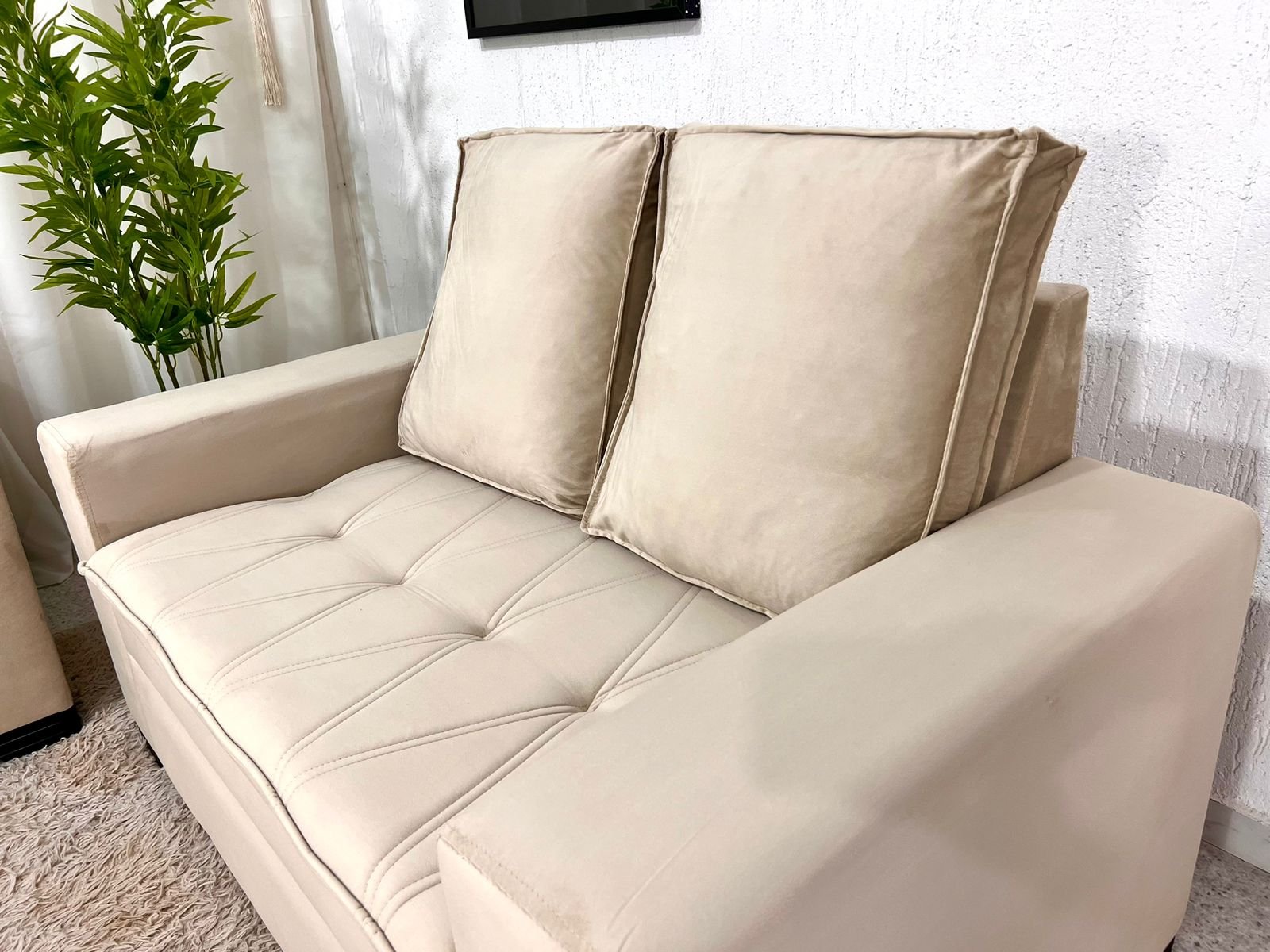 Sofá 3 e 2 lugares França com Puff Veludo Bege A32 Larg. 1.86m - Imagem 3