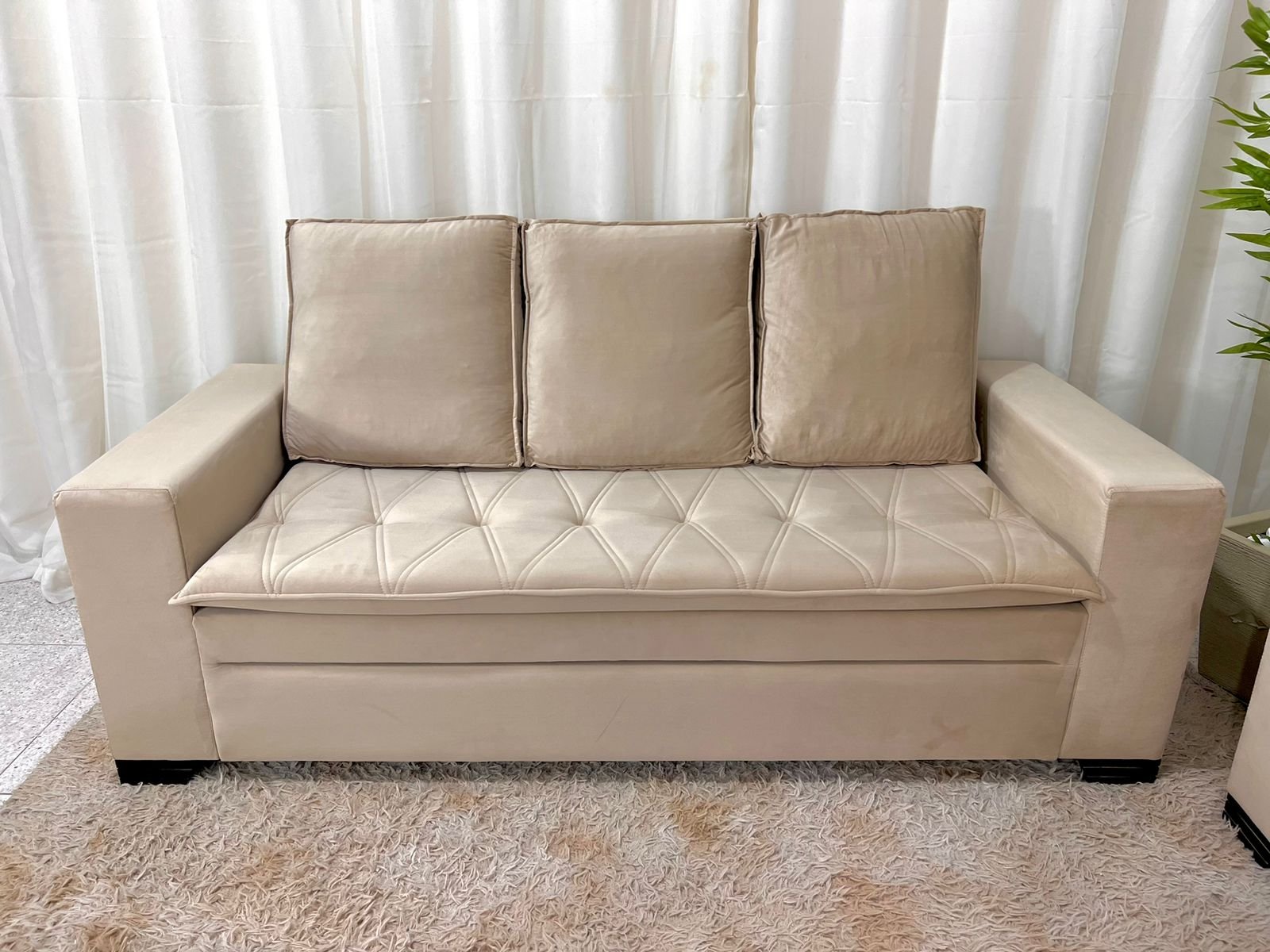 Sofá 3 e 2 lugares França com Puff Veludo Bege A32 Larg. 1.86m - Imagem 2