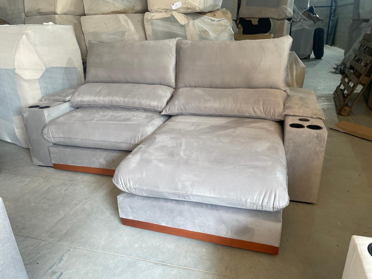 Sofá Retrátil e Reclinável Grazi 2,50 m Veludo Cinza Prata 3725 - UNIART ESTOFADOS - Imagem 3