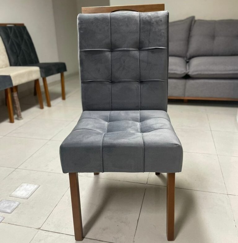 Mesa Dora 120 (Tampo 40 mm) Cinamomo/Off White com 4 Cadeiras Sophia Veludo Cinza Grafite – VALDEMÓVEIS + WM DECOR - Imagem 2