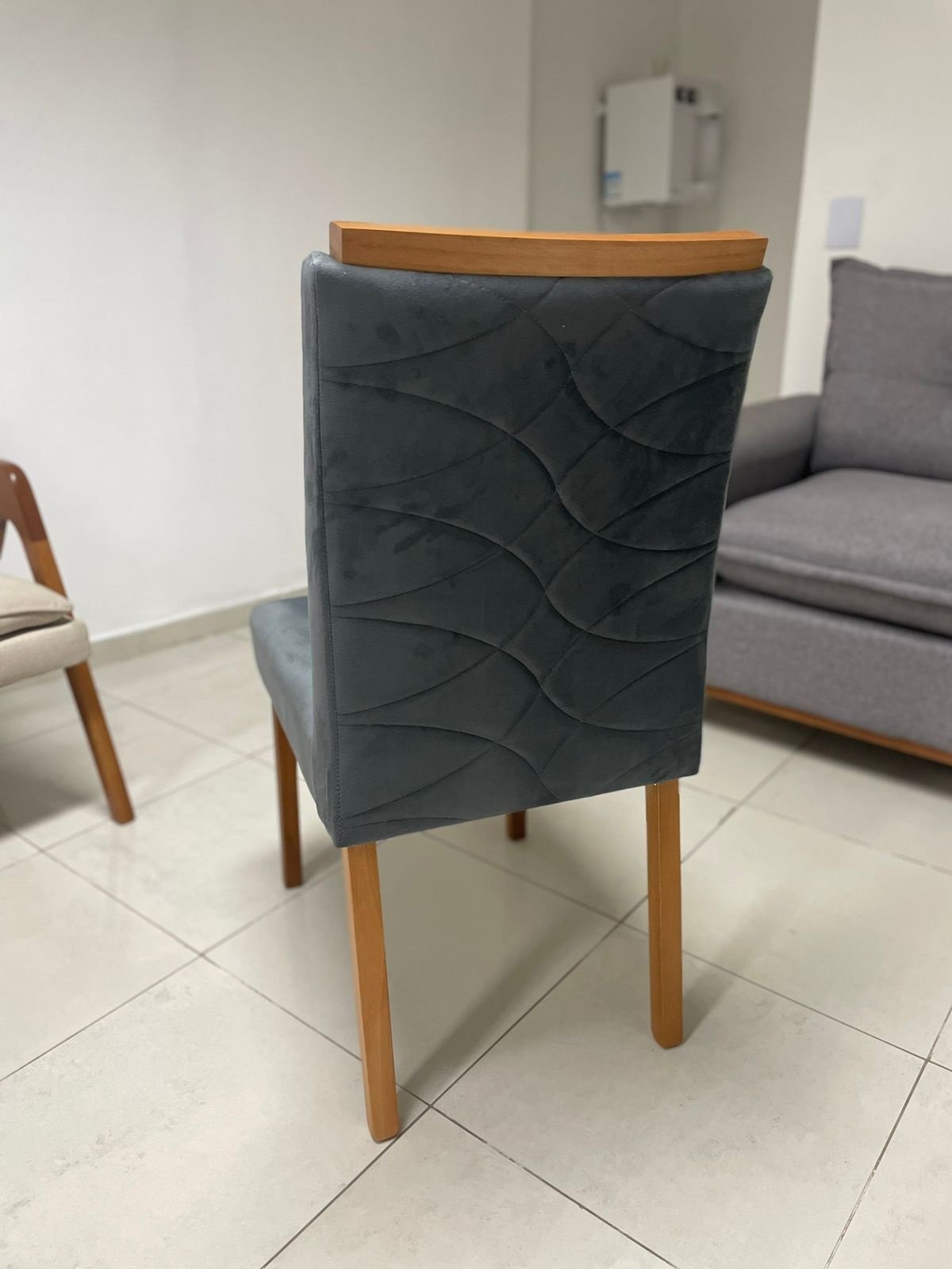 Kit 2 Cadeiras Safira Mel/Veludo Grafite – WM DECOR - Imagem 3