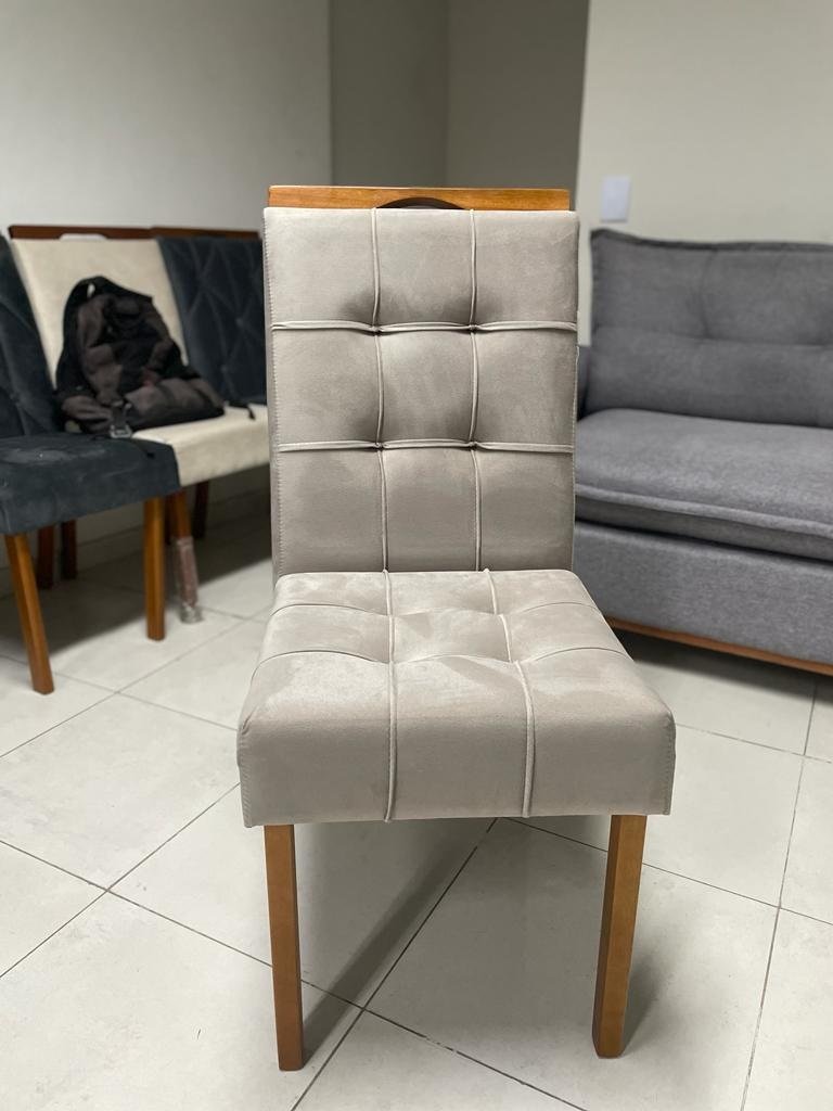 Mesa Classic 120 Cinamomo/Off White com 4 Cadeiras Sophia Mel/Veludo Bege – CEL MÓVEIS + WM DECOR - Imagem 2