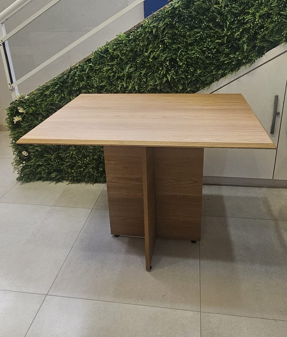 Mesa Pérola 120 Imbuia Mel (Tampo Viena s/vidro) + 4 Cadeiras Pandora 01 Veludo Cinza Prata 127 – CARVALHO DECOR - Imagem 3