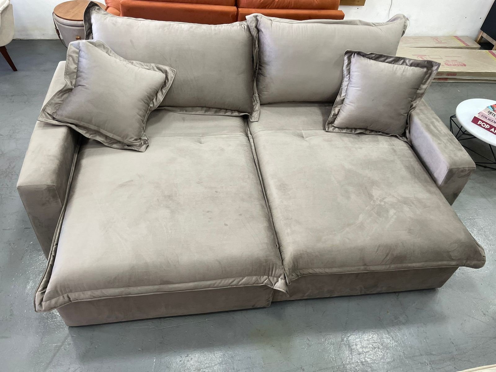 Sofá Retrátil 2,30 m E-80 Veludo Capuccino 1192 - SUPREMA ESTOFADOS(PROMOÇÃO) - Imagem 6