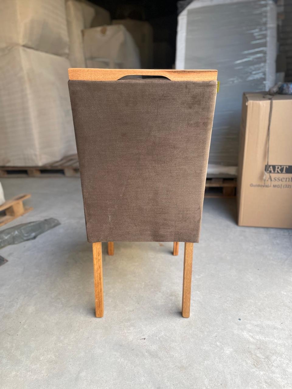 Mesa Pérola 120 Imbuia Mel (Tampo Viena s/vidro) + 4 Cadeiras Pandora 01 Veludo Marrom 134 – CARVALHO DECOR - Imagem 5