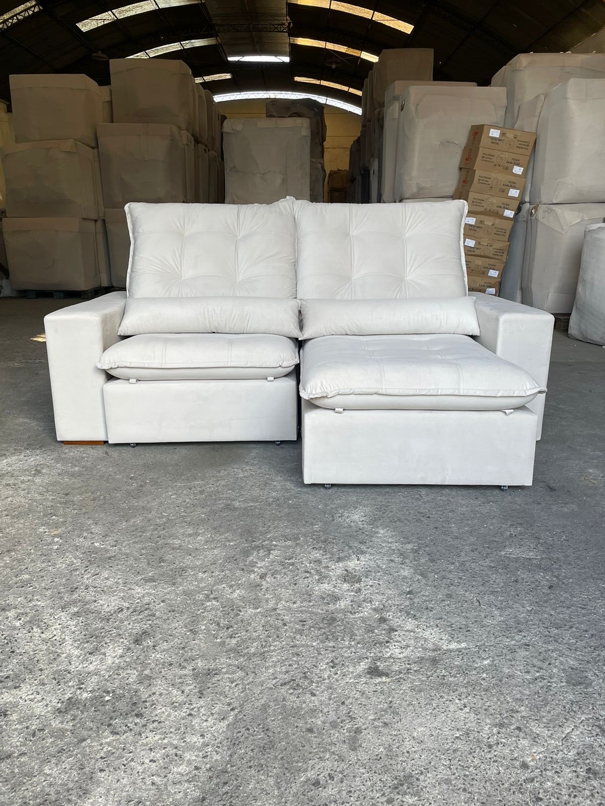 Sofá Retrátil e Reclinável Malu 2,50 m Bege – D’VITRINE ESTOFADOS - Imagem 3