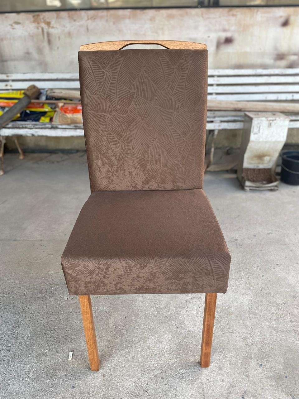 Kit 2 Cadeiras Priscila Imbuia Mel Veludo Marrom 1014 – CARVALHO DECOR - Imagem 3