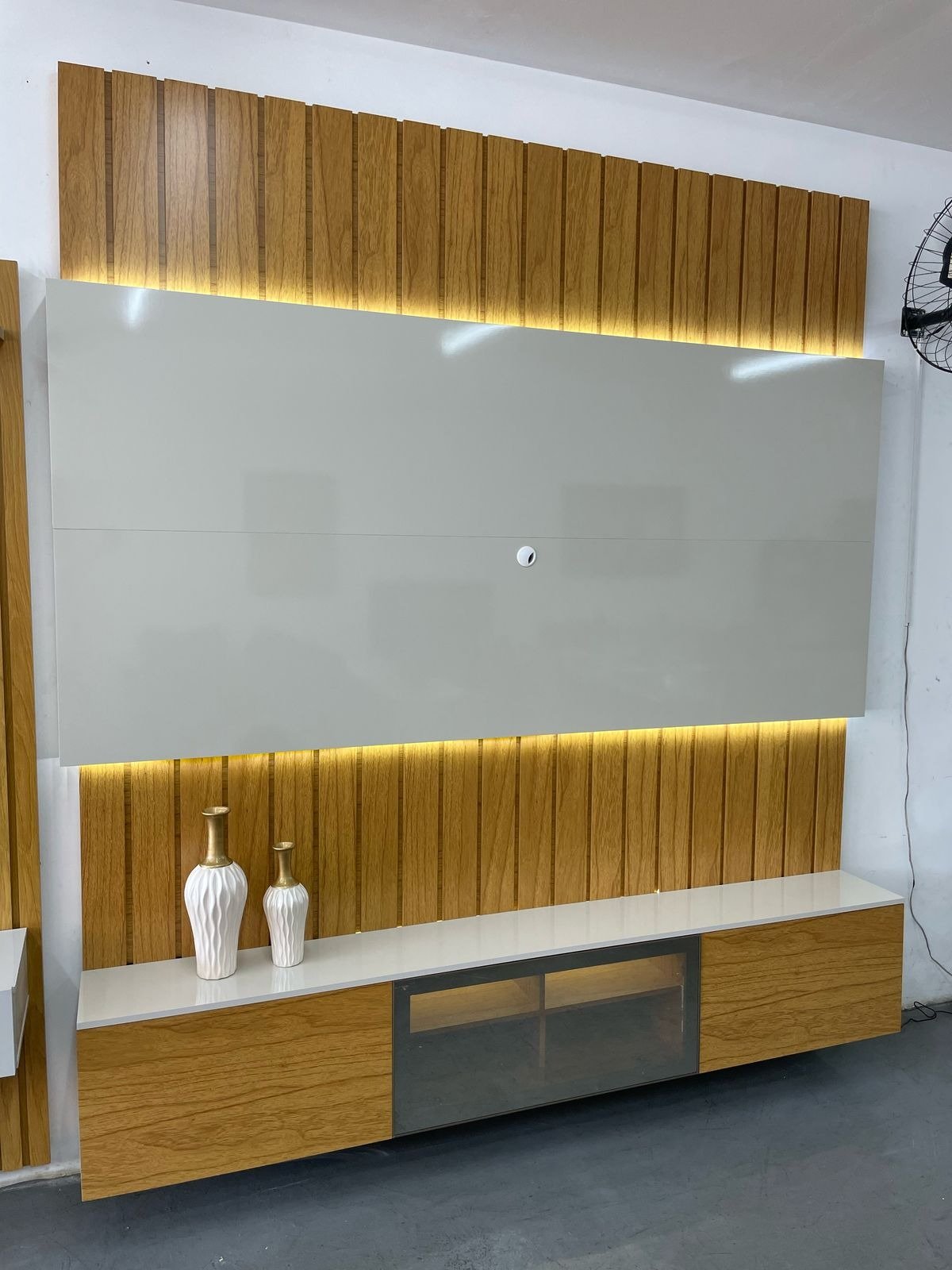 Home Suspenso até 85″ Soberano Reflecta 230 Naturale/Off White – GELIUS - Imagem 3