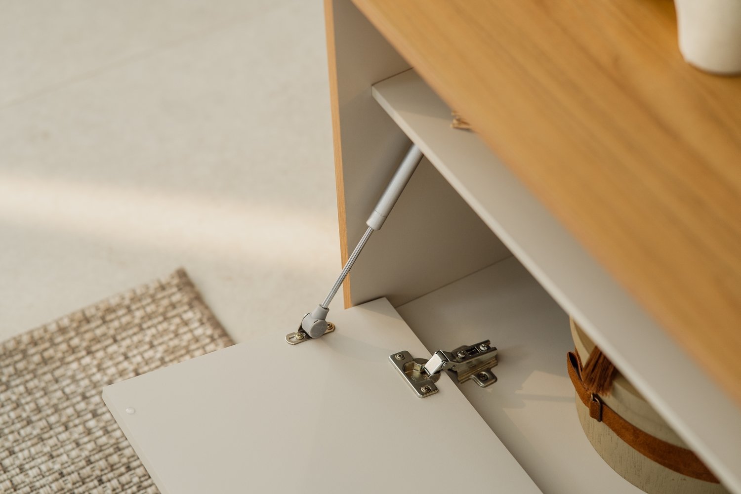 Rack até 75" Dubai 1.8 Tauari/Off White Fosco - LINEA BRASIL - Imagem 5