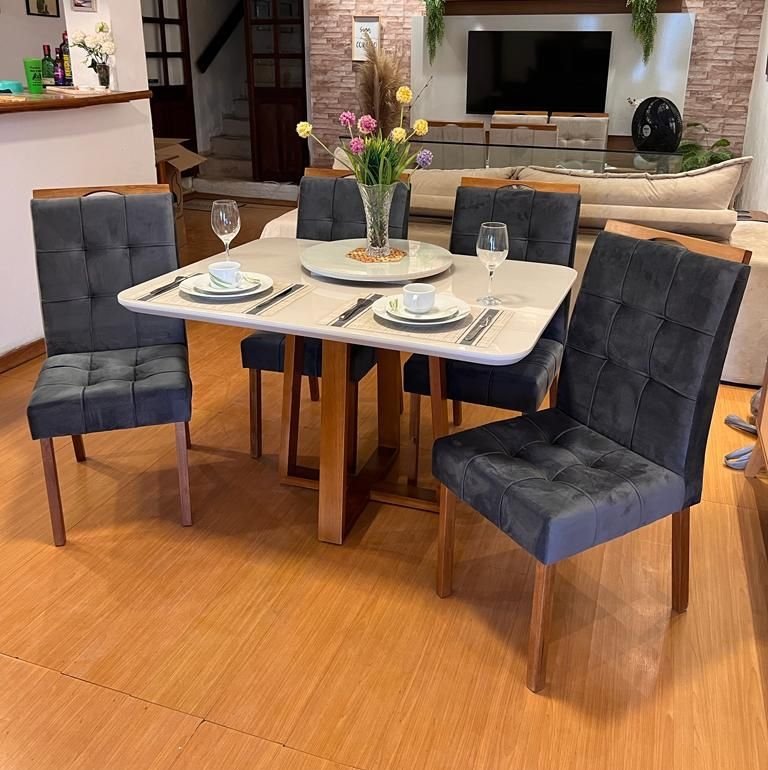 Mesa Pedro 120 Mel/Off White com 4 Cadeiras Sophia/Capri Mel/Veludo Grafite – ART ASSENTOS + WM DECOR
