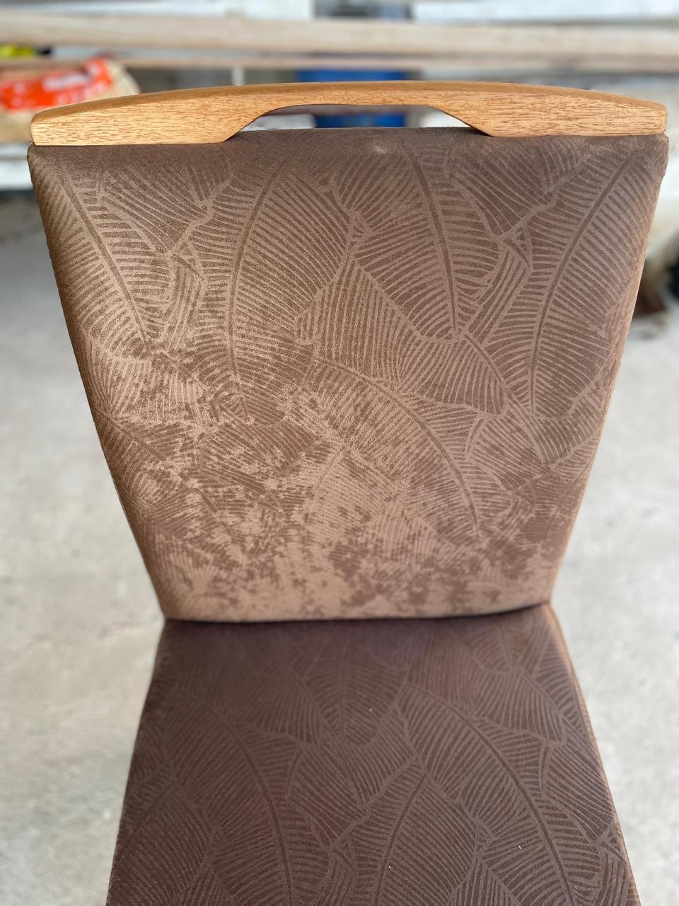 Kit 2 Cadeiras Priscila Imbuia Mel Veludo Marrom 1014 – CARVALHO DECOR - Imagem 5