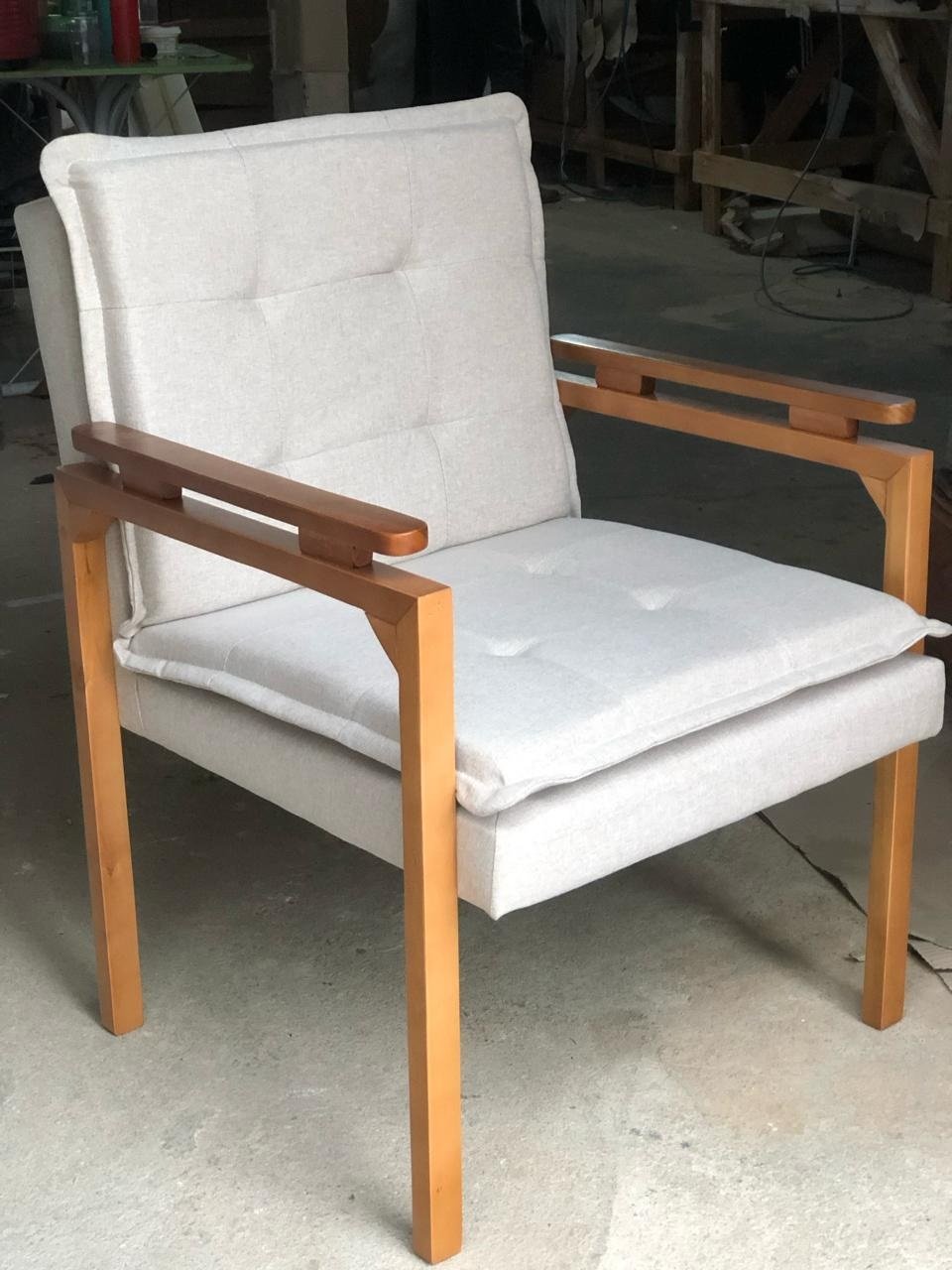 Poltrona Belíssima Linho Bege - JOSEBE DECOR - Imagem 2