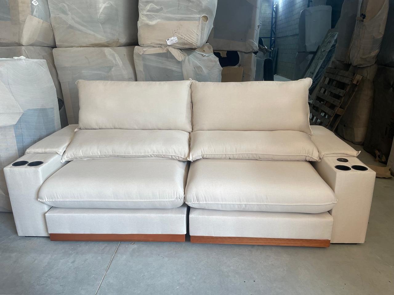 Sofá Retrátil e Reclinável Grazi 2,50 m Linho Bege 3105 - UNIART ESTOFADOS - Imagem 4